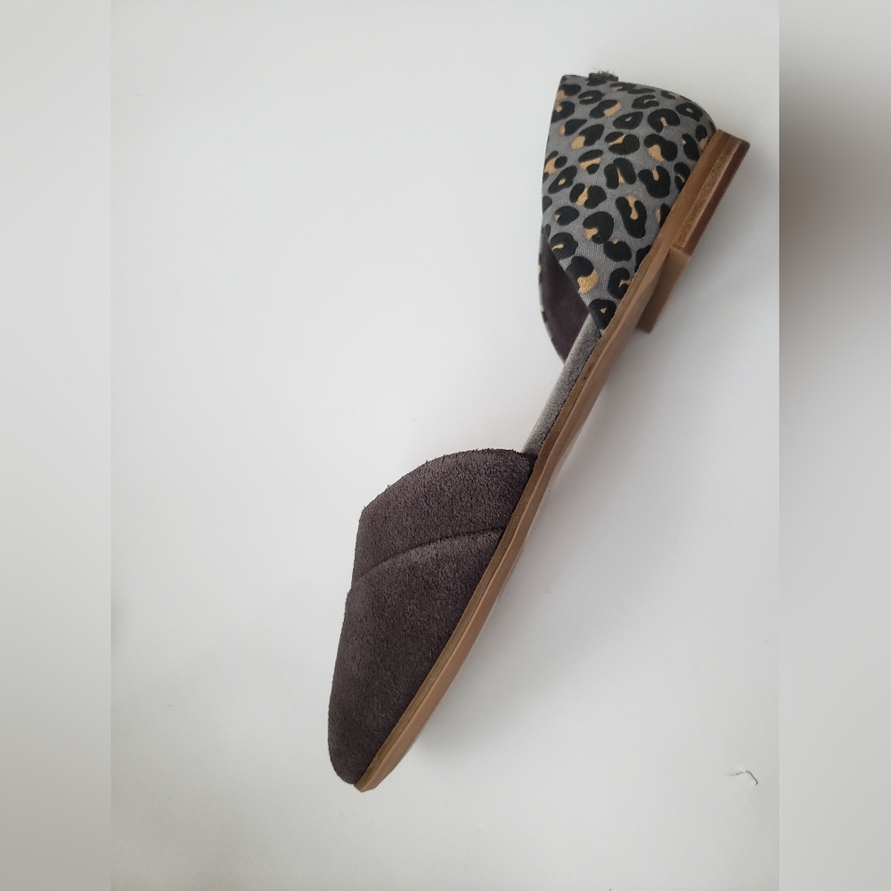 TOMS Jutti D'Orsay Leopard Loafer Flat Gray Color Size 6 - Picture 9 of 13